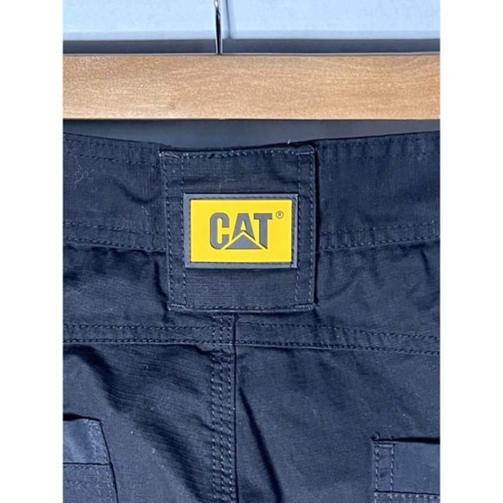 Men's Caterpillar CAT Work Cargo Shorts.‎ Black. 36. 9.5" Inseam.
